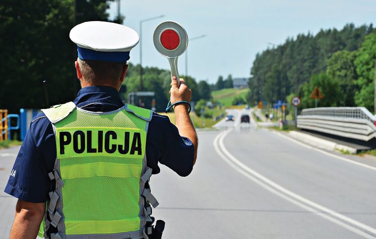 Jak zachować się podczas kontroli drogowej wynajętym samochodem?